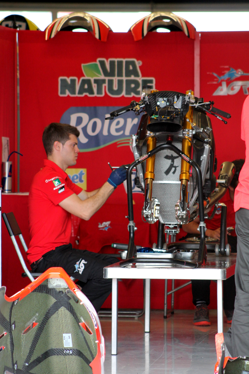 Illustration for article titled MotoGP Bikes In Various States Of Undress